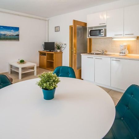 Apartments Marija & Anton Малинска Екстериор снимка