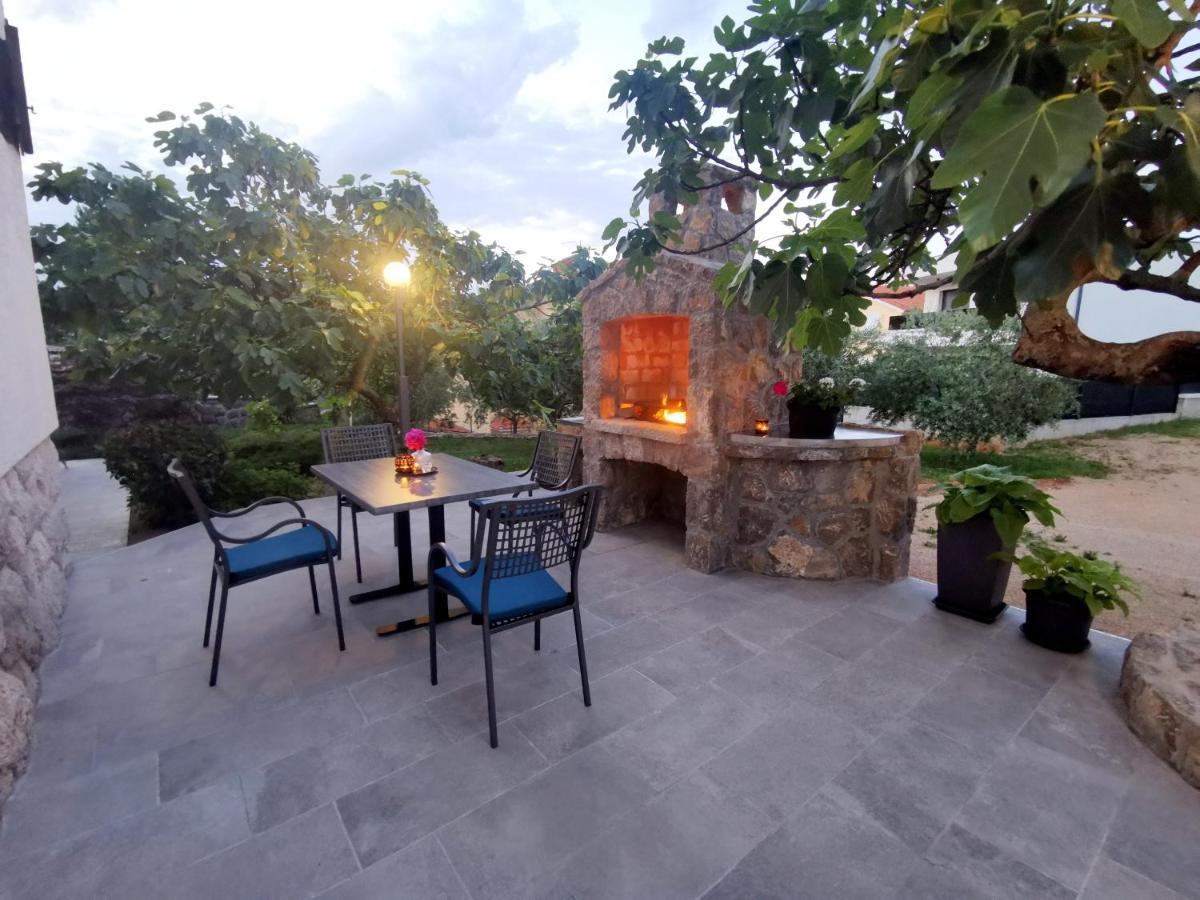 Apartments Marija & Anton Малинска Екстериор снимка