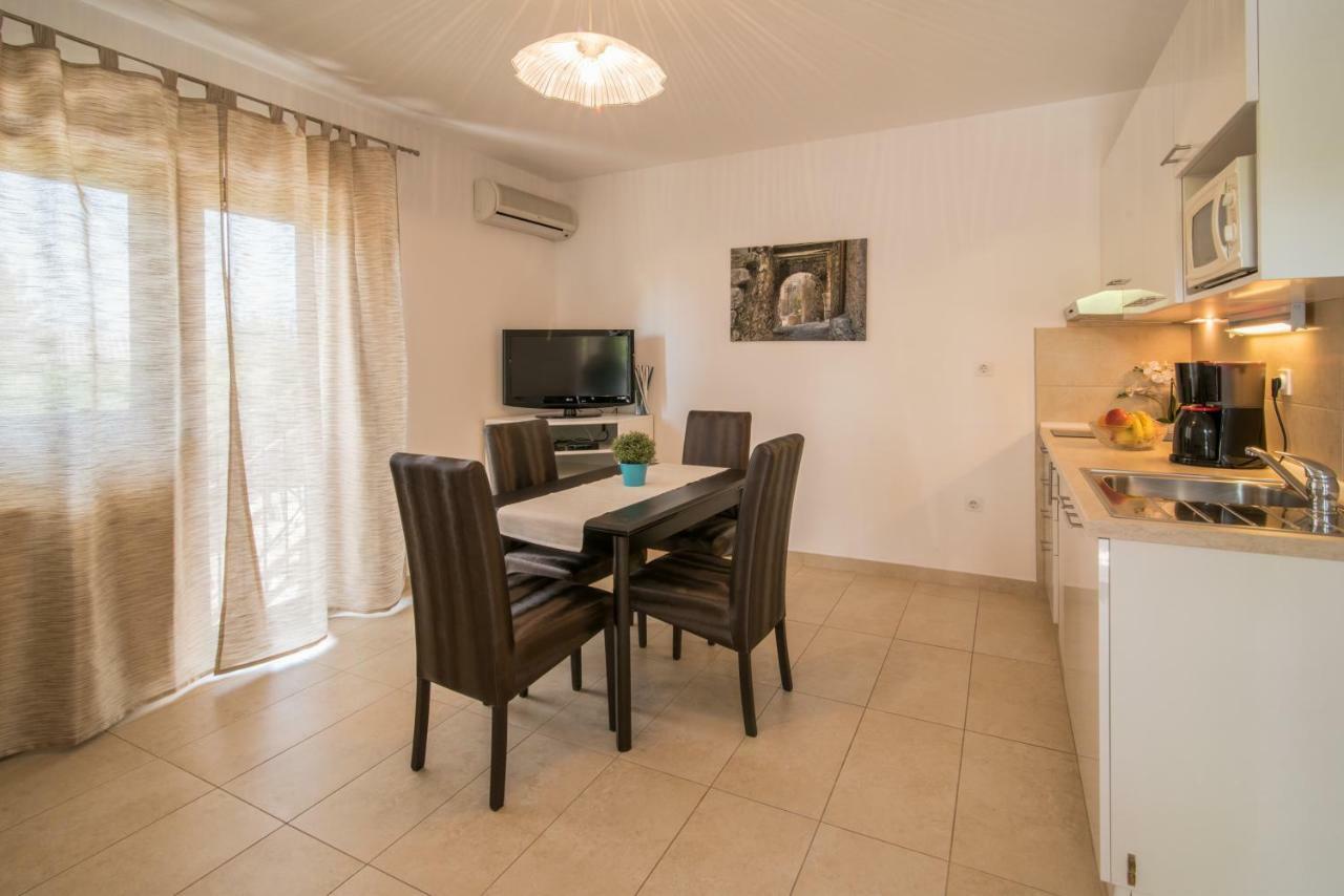 Apartments Marija & Anton Малинска Екстериор снимка
