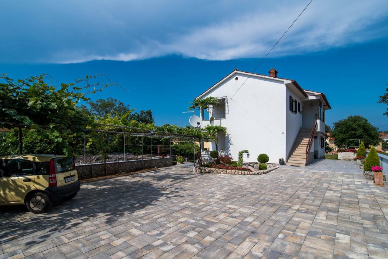 Apartments Marija & Anton Малинска Екстериор снимка