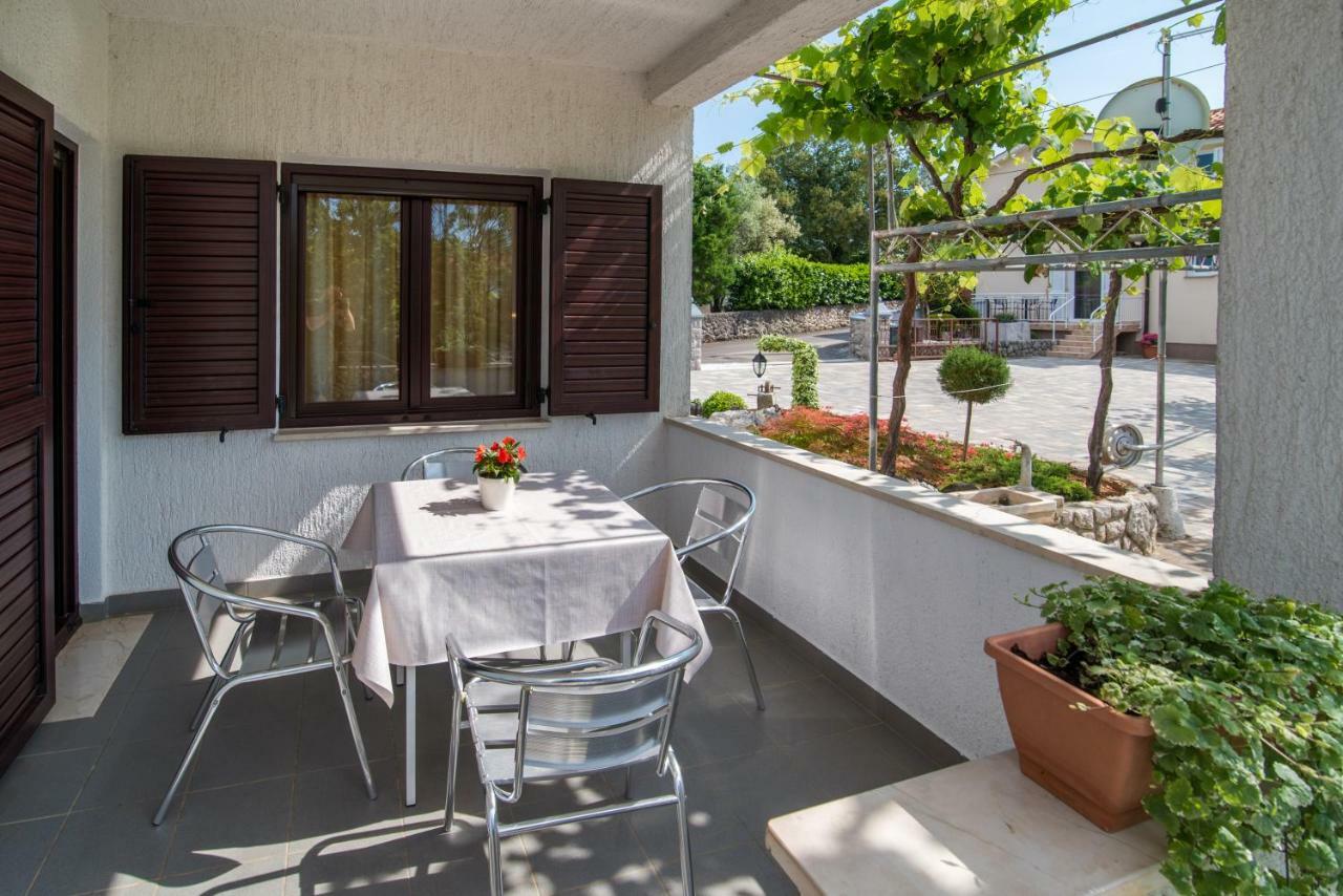 Apartments Marija & Anton Малинска Екстериор снимка