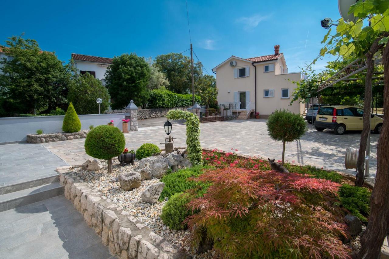 Apartments Marija & Anton Малинска Екстериор снимка